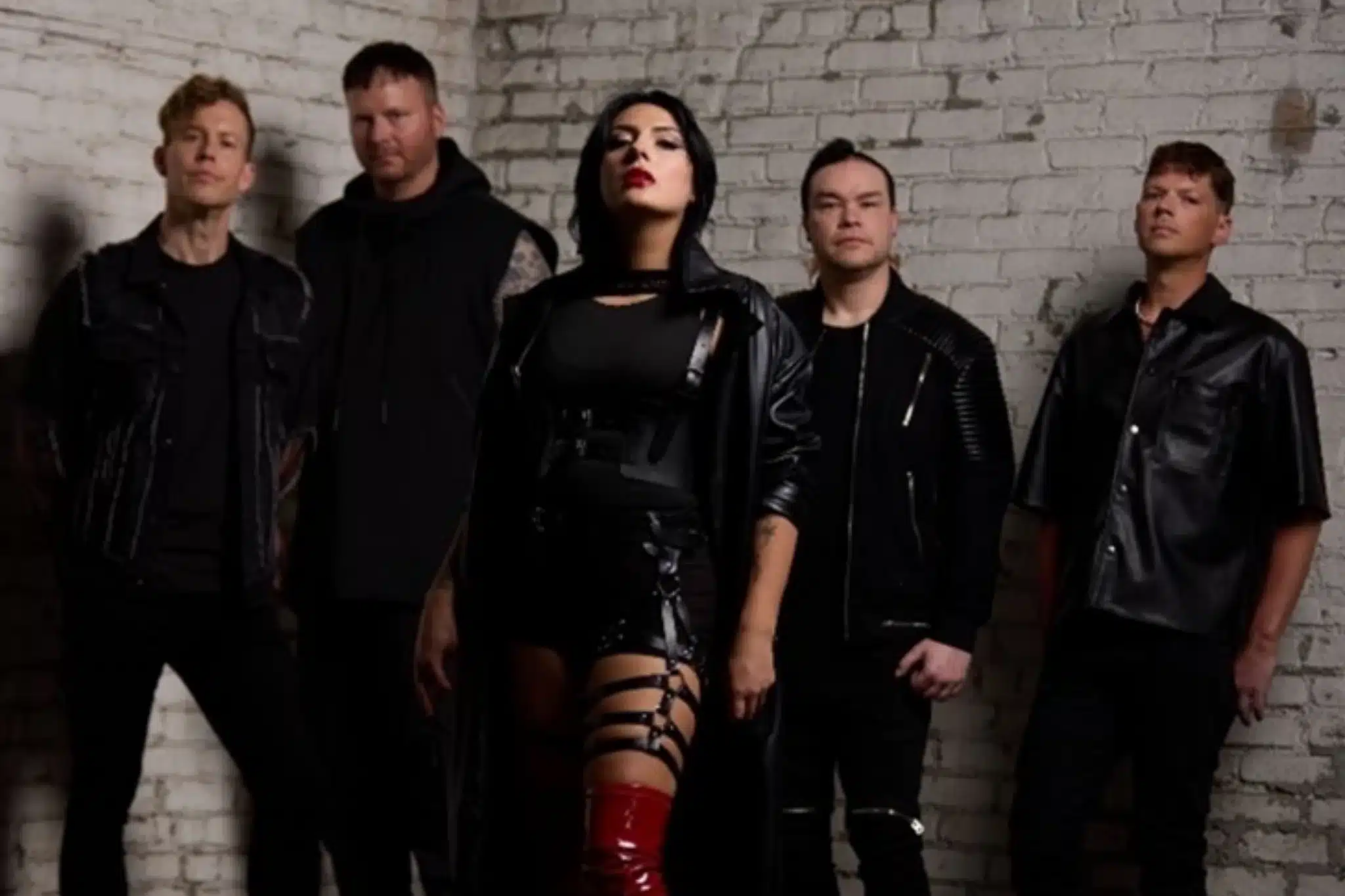 Eva Under Fire kündigen ihr neues Album "VILLAINOUS" an