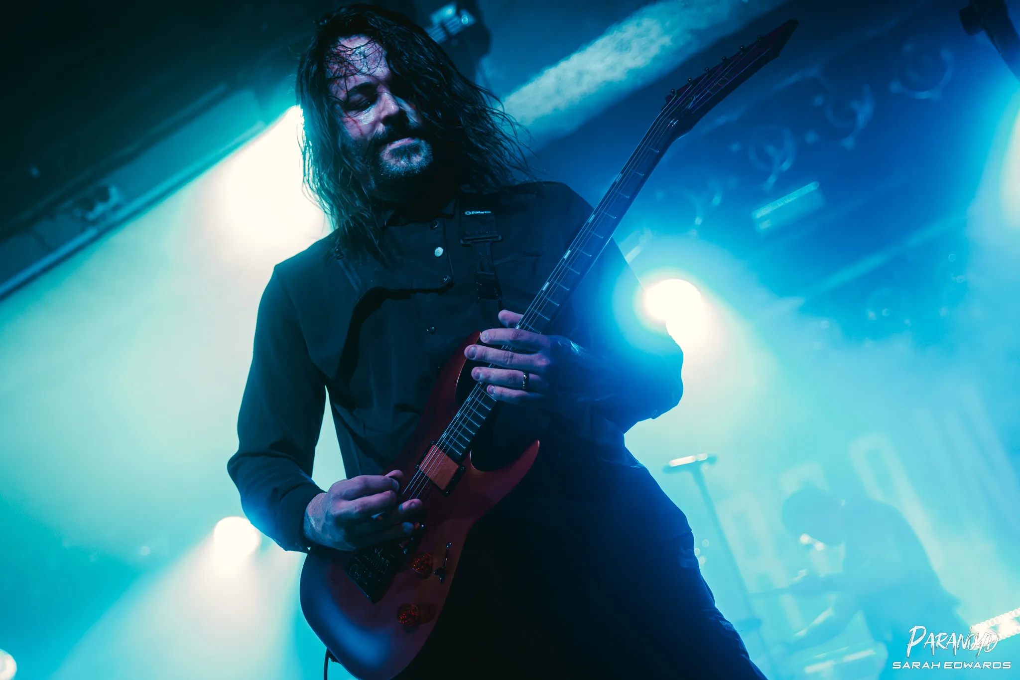 Bury Tomorrow bei der Show im Scheinwerferlicht beim Konzert in Karlsruhe © Sarah Edwards