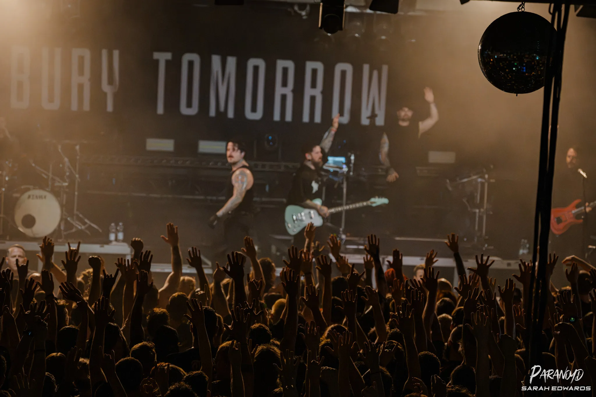 Bury Tomorrow live auf der Bühne beim Konzert in Karlsruhe © Sarah Edwards