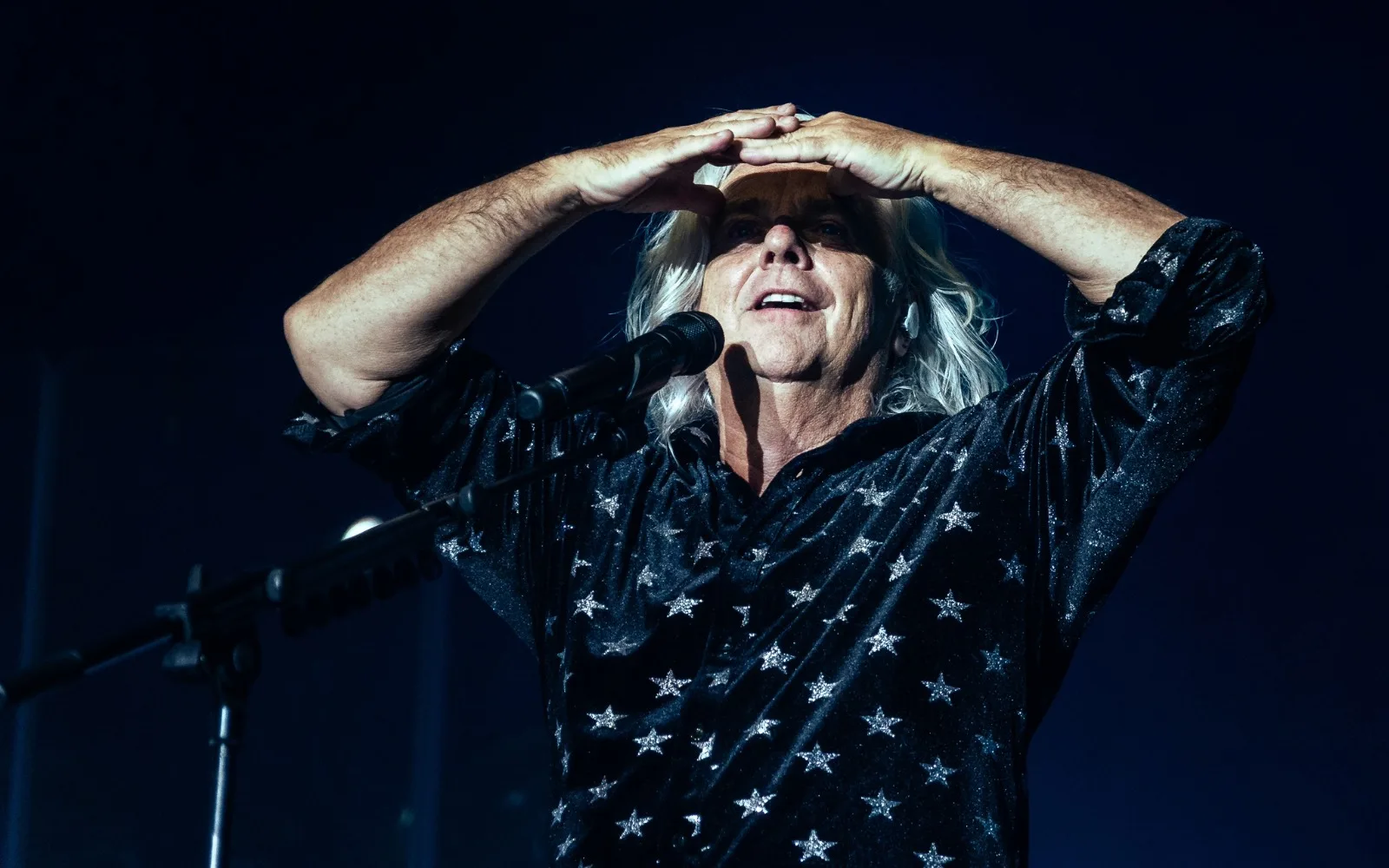 Marillion bei der Show im Scheinwerferlicht beim Konzert in Frankfurt © Kevin Richter