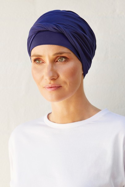 Shakti tuban dark blue fra Christine headwear, turban til kræftramte