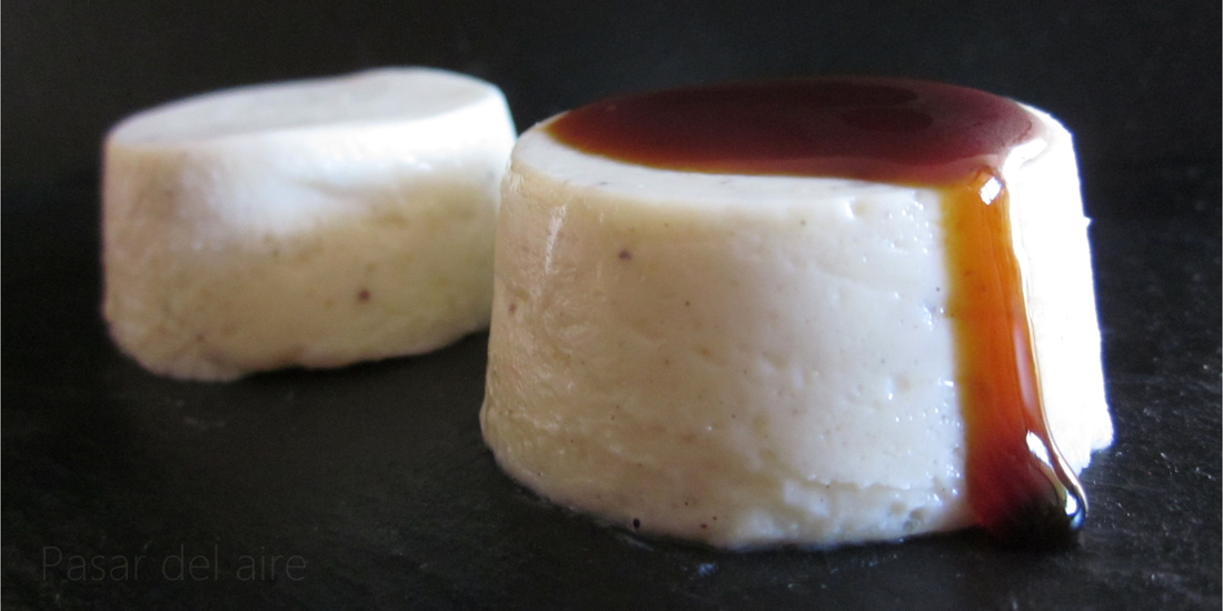 Panna cotta con miel de caña