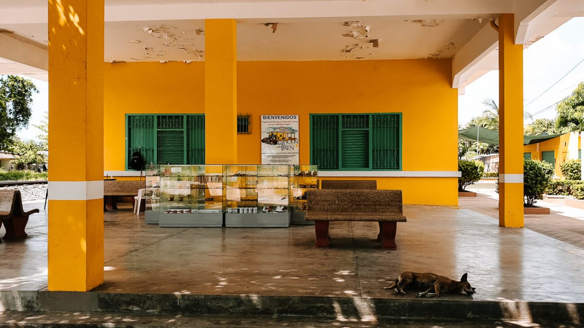 Artists from Colombia Discover & meet six famous Colombian artists