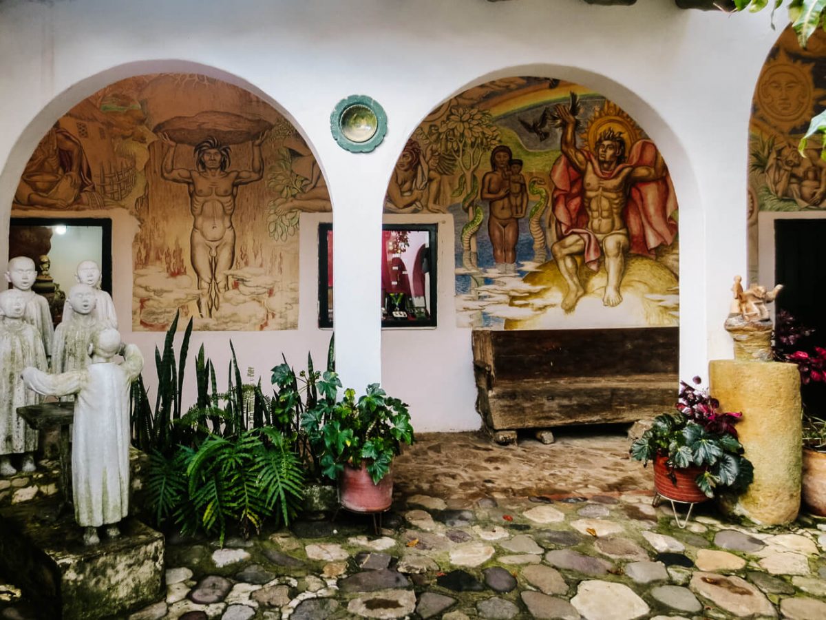 Artists from Colombia Discover & meet six famous Colombian artists