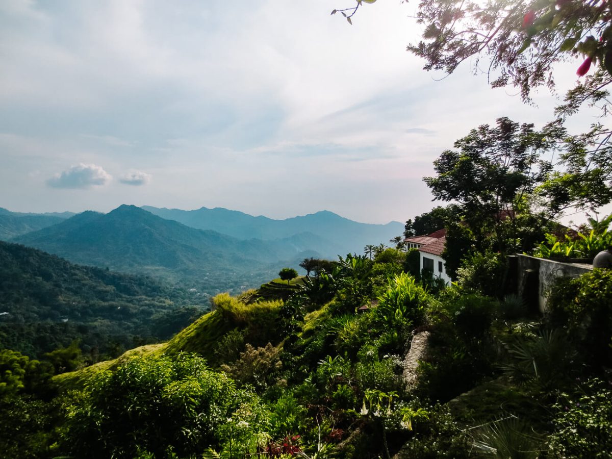 Mundo Nuevo is a stunning place because of the incredible views of the surroundings. You can have a drink or visit the lower community of the Wiwa indigenous people. A place to be found in my Minca Colombia travel guide.