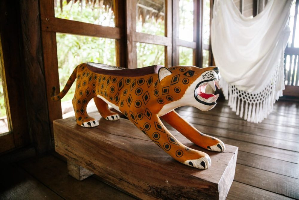 animal decoration in Calanoa Amazonas jungle lodge