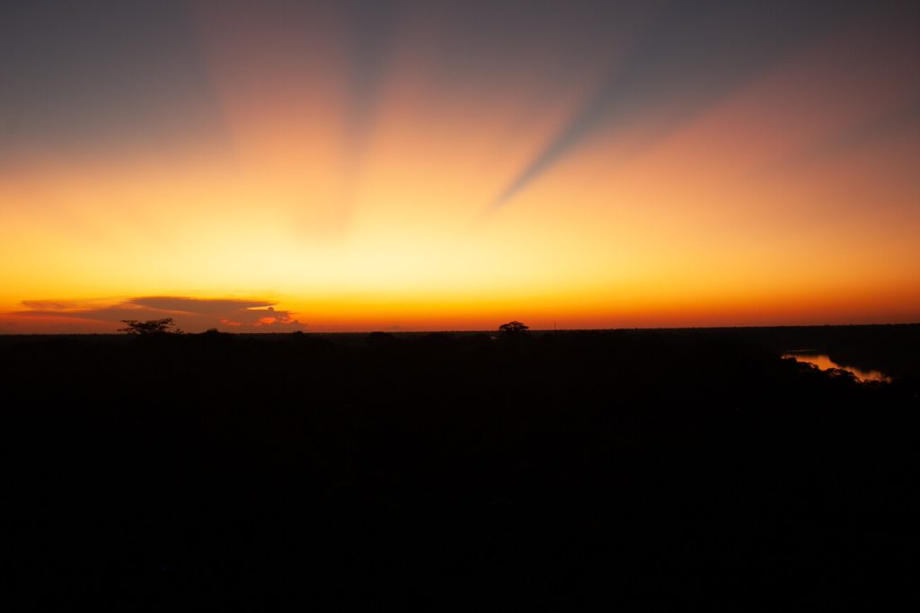 zonsonndergang vanaf el mirador  bij Posada Amazonas - jungle lodge Tambopata Peru