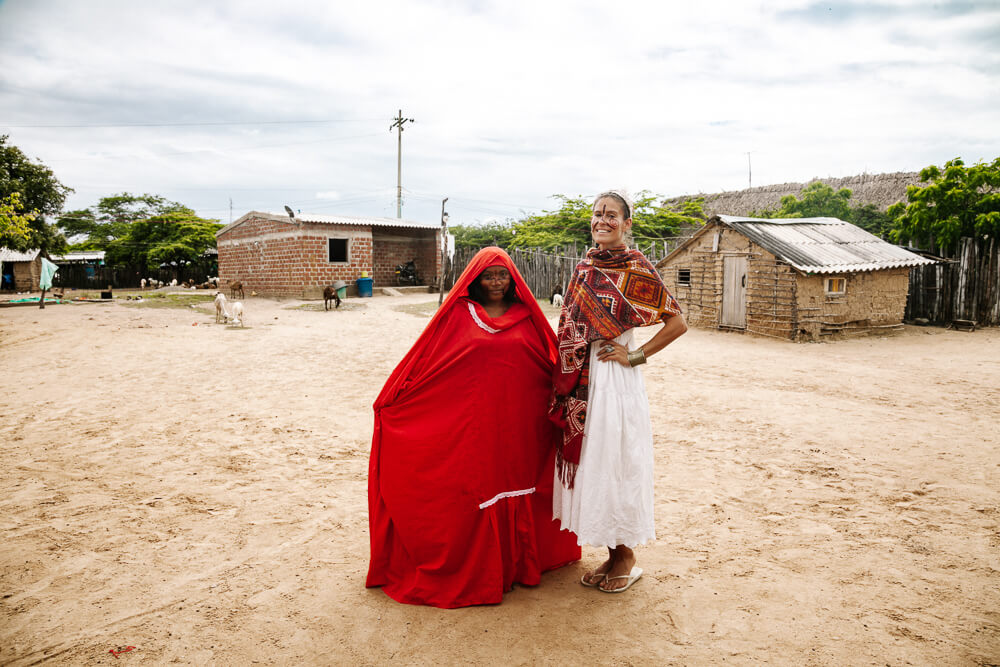 Deborah op bezoek bij een Wayuu gemeenschap in La Guajira Colombia.