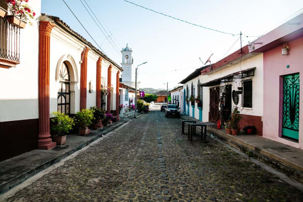 Suchitoto is een van de mooiste bestemmingen en bezienswaardigheden in El Salvador. 