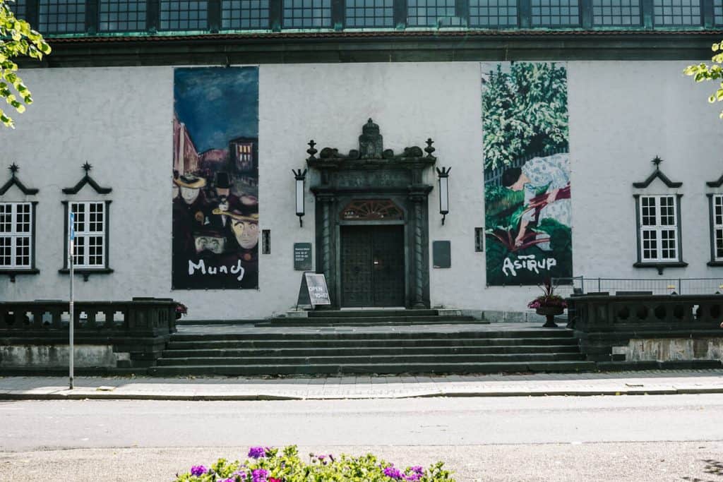 Kode Art Museum is an institution consisting of several buildings with collections of modern art, historical objects, Norwegian art and works by Edvard Munch.