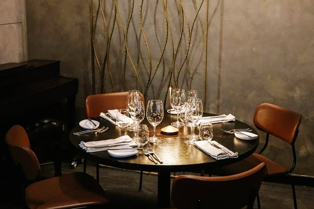 In restaurant Mlynec in Praag word je tijdens een 4- of 5-gangenmenu helemaal in de watten gelegd, met heerlijke gerechten en bijpassende wijnen.