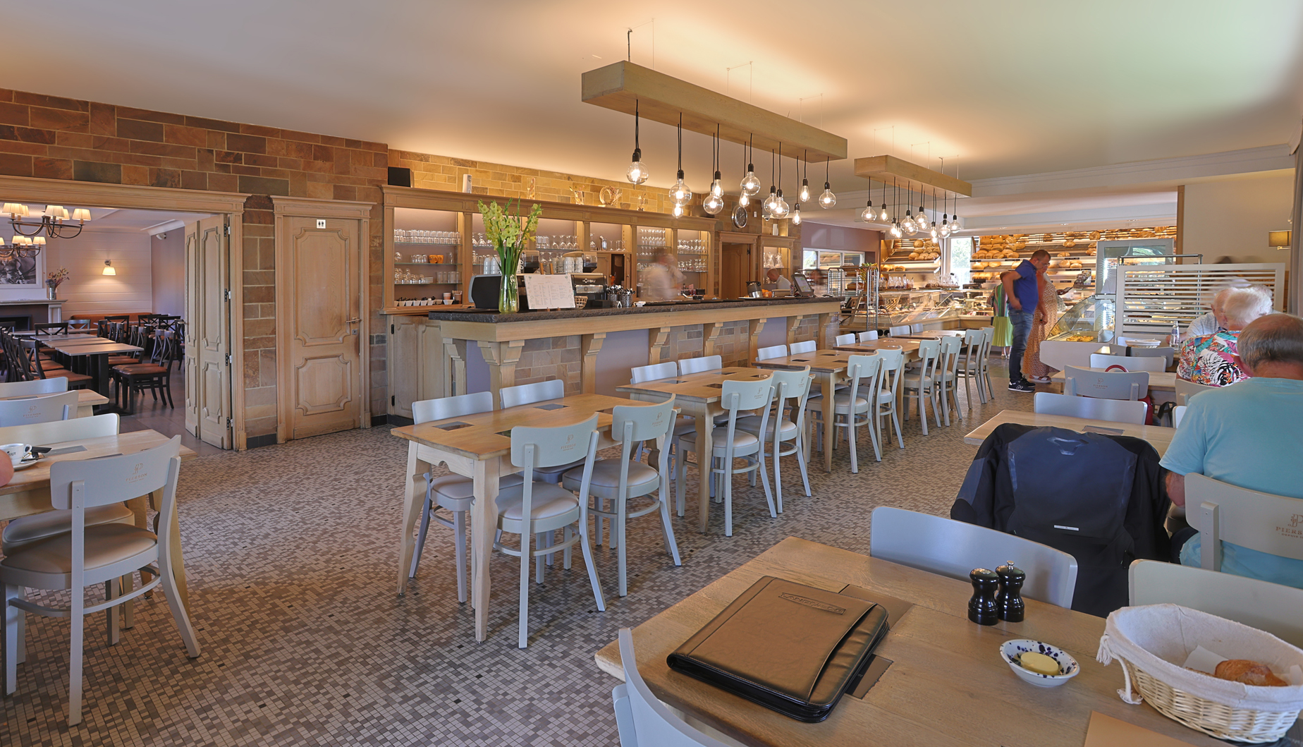 salle-restaurant-0195-1848-1059