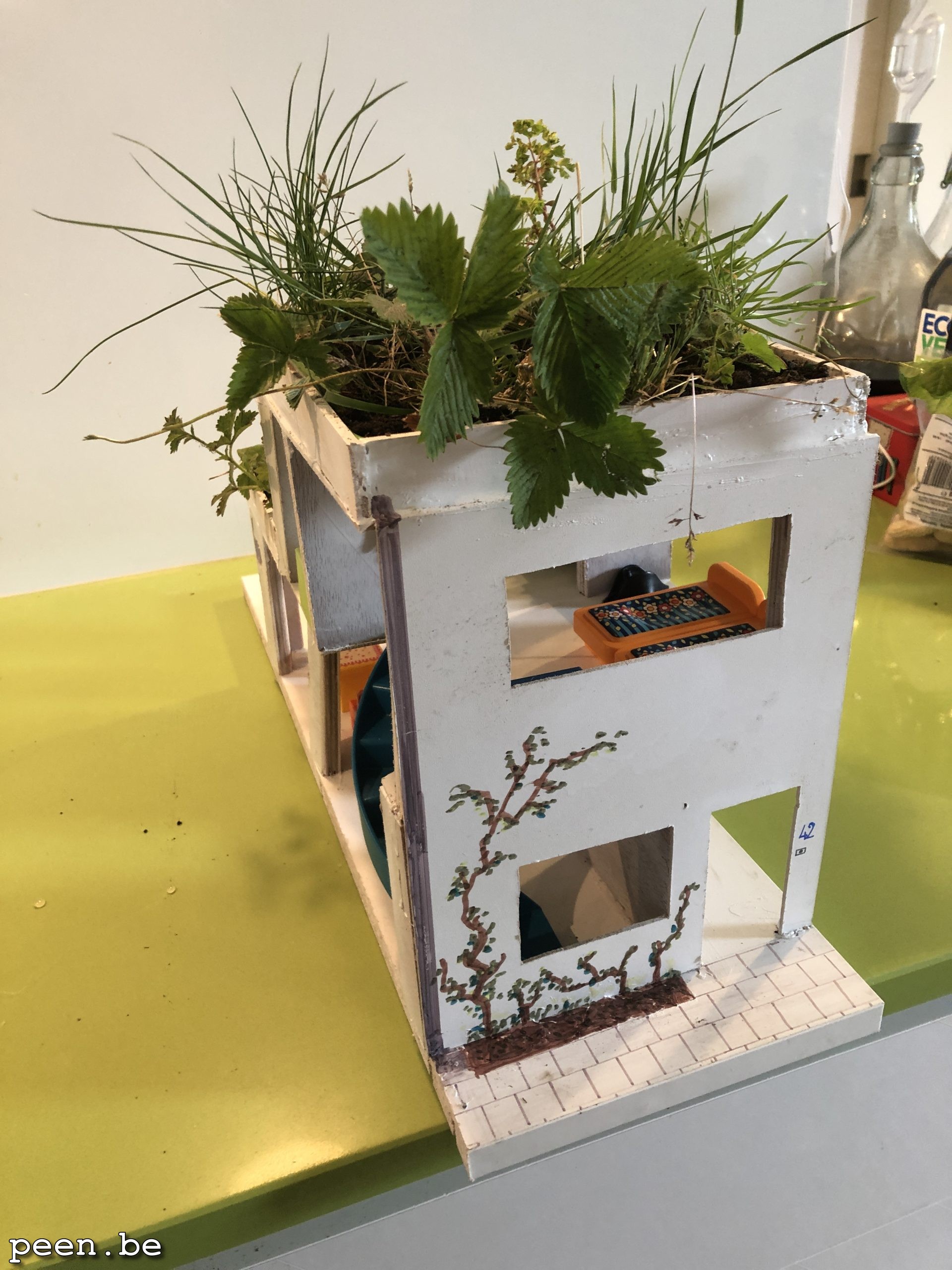 Doll house green roof