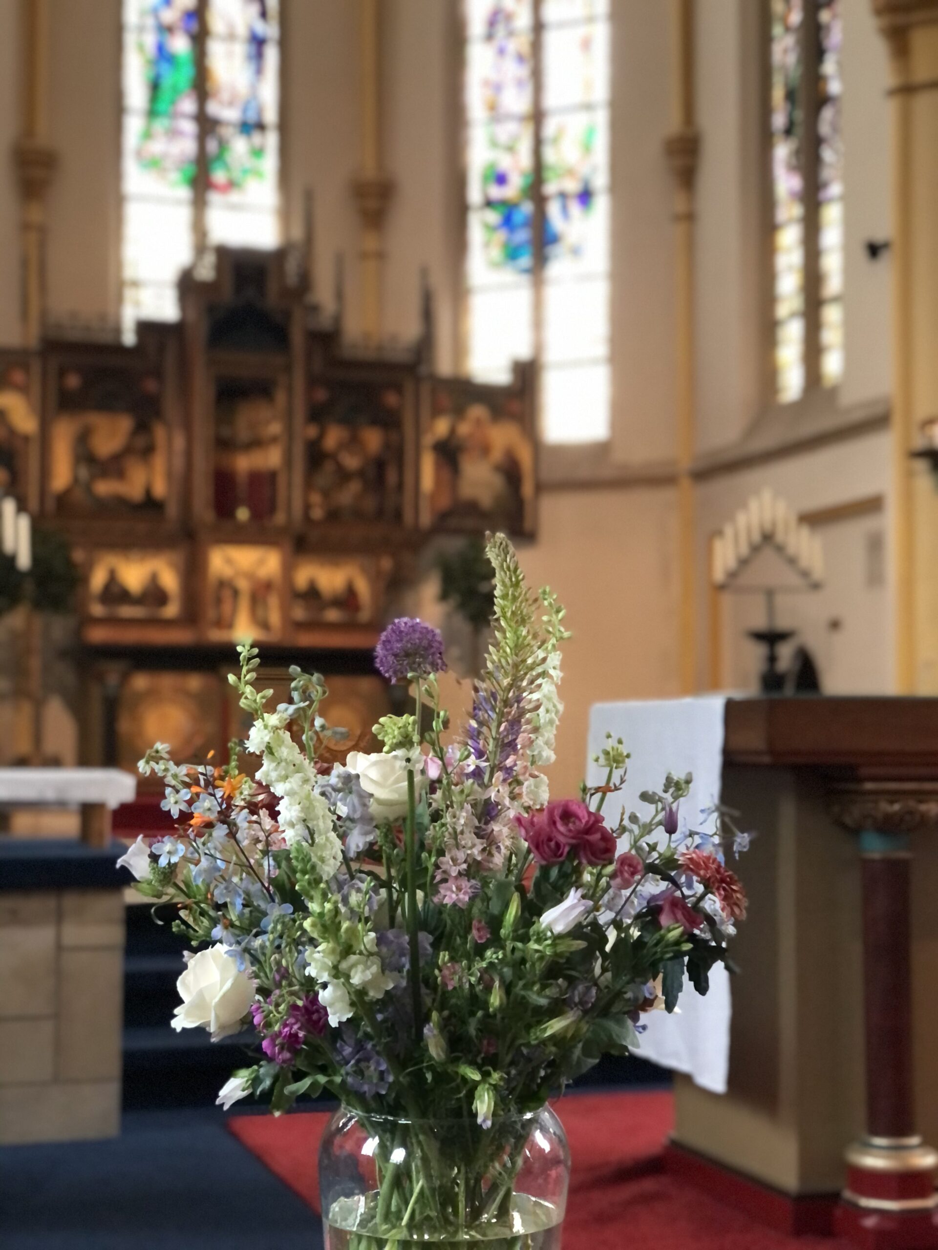 Afscheidsbloemen Veldbloemen in kerk uitvaart