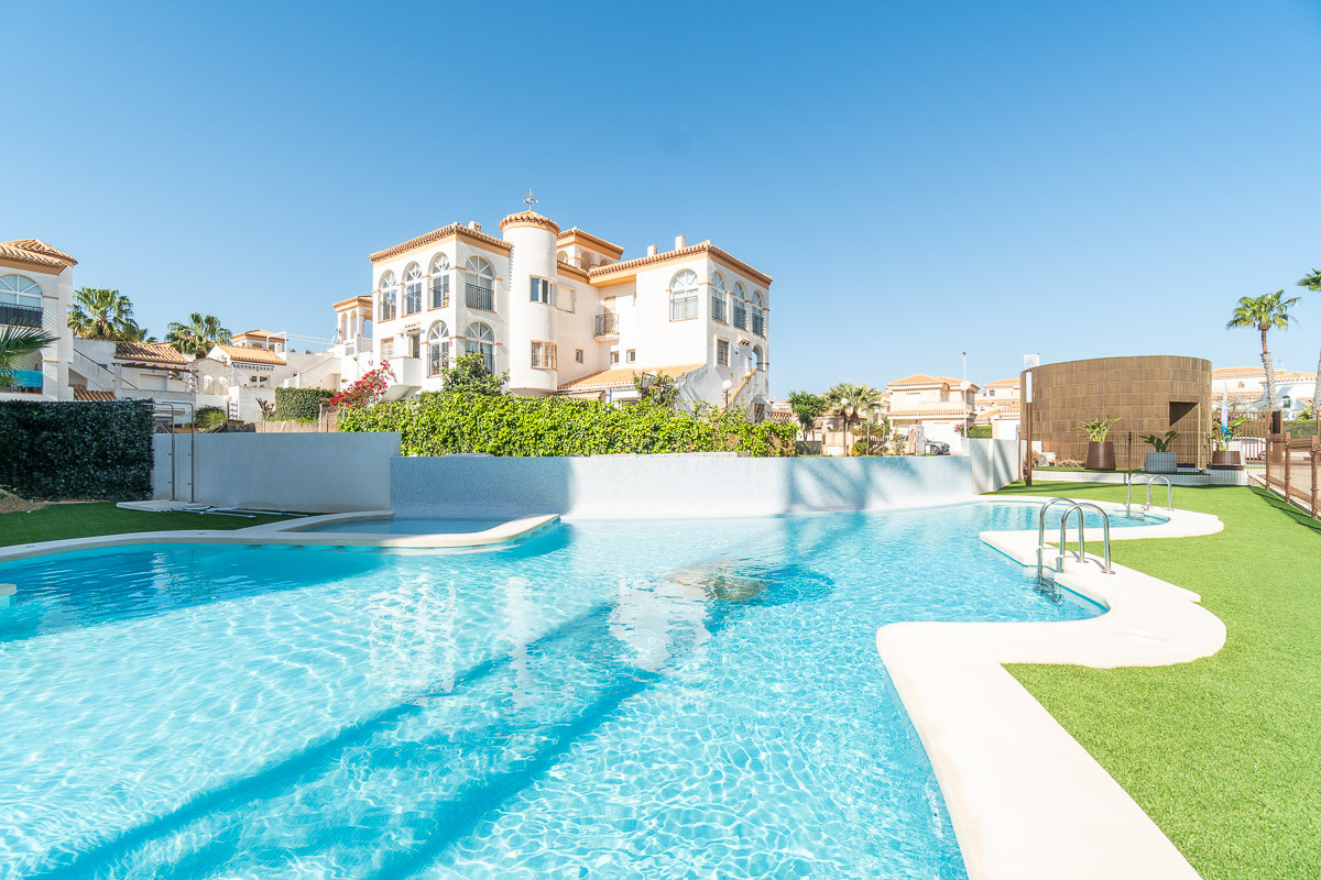 Apartment in Orihuela Costa — Ref 13818043-05
