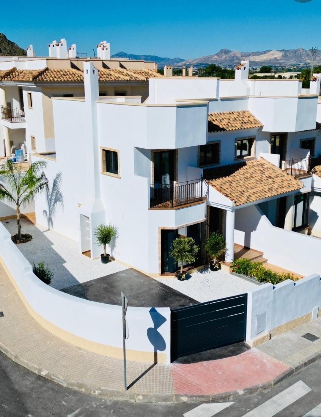 terraced in Cox — Ref 28047