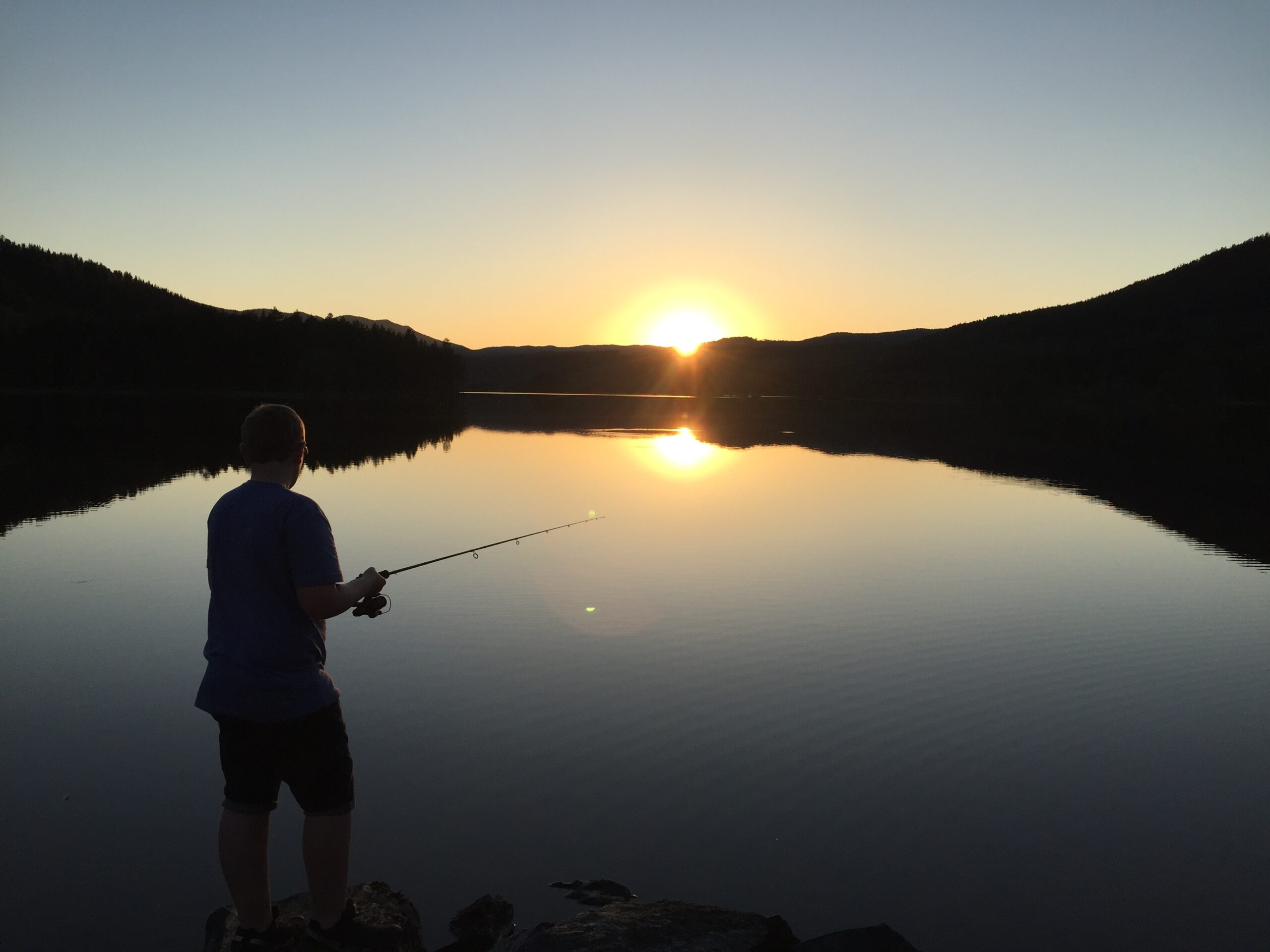 Solnedgang og fiske i Soknavassdraget