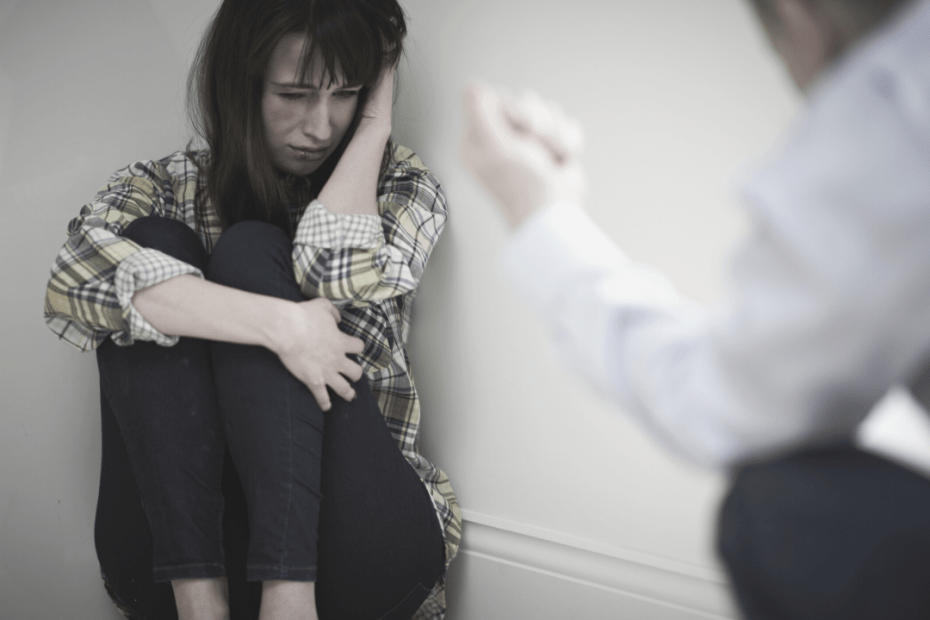 Domestic Abuse and How an Online Therapist can Help