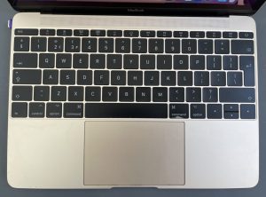 Apple MacBook 12 inch 2017