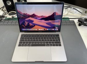 Apple MacBook Pro 13 inch 2017