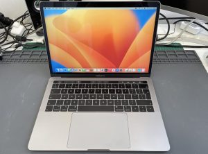 MacBook Pro 13 inch 2019 with touchbar
