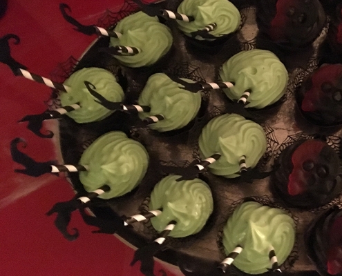 Chokladcupcakes med grön cream cheese frosting