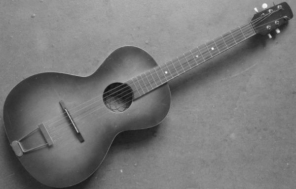 guitare parlor vintage