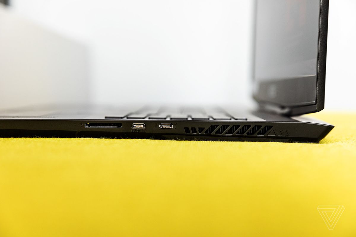 The ports on the right side of the MSI GS77 Stealth.