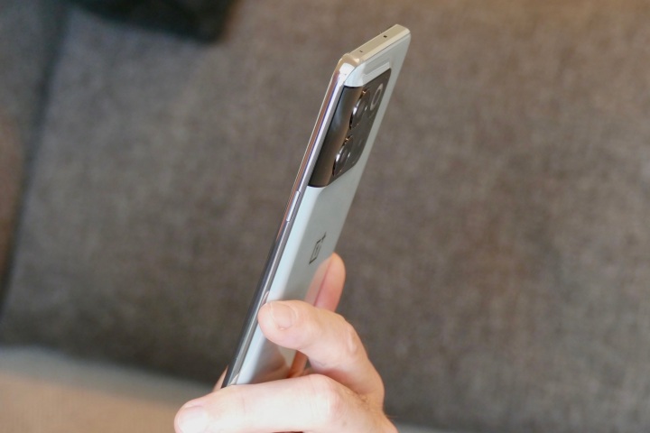 The side of the OnePlus 10T, showing the camera.