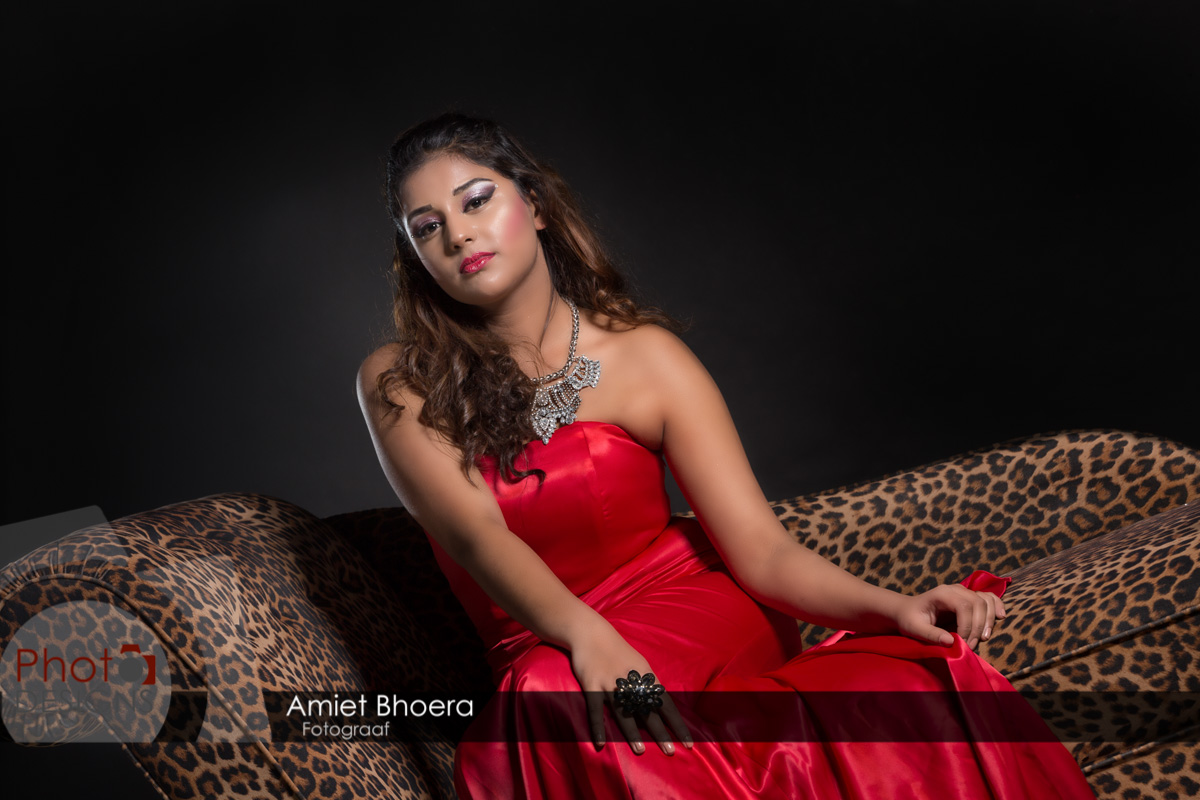 AmietBhoera-PhotoDesigns-hindoestaanse-fotograaf-bruidsfotograaf-studio-indian-18