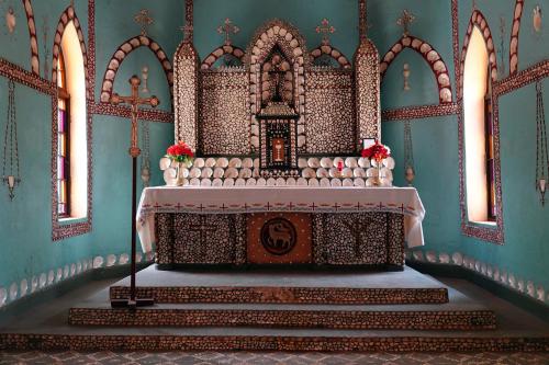 Heilig Hart kerk interieur   Beagle Bay  