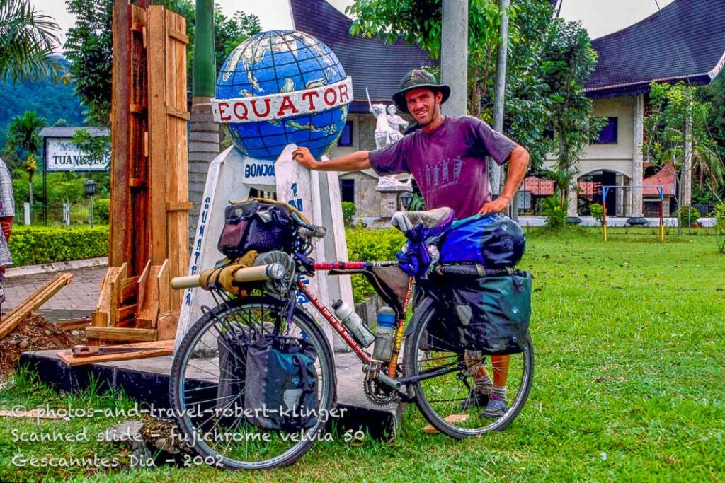 Crossing the äquator in Bonjol, Sumatera