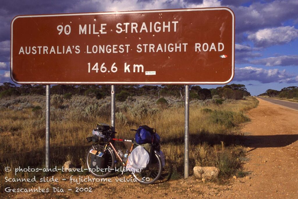 146,6 km straight road in Australia