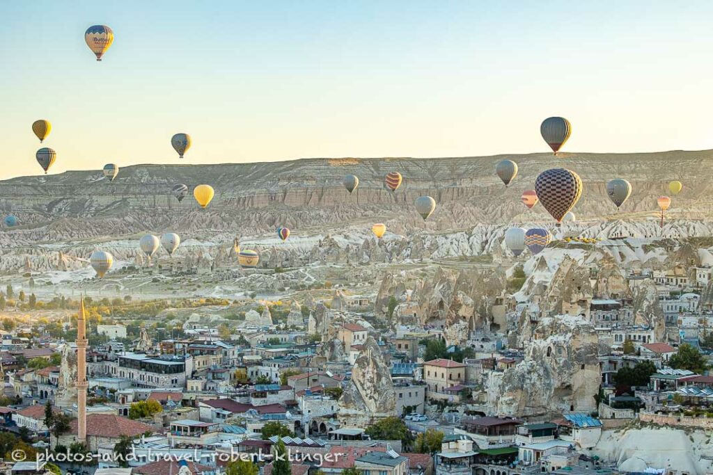 Hot air ballons over Göreme, Cappadocia, Turkey