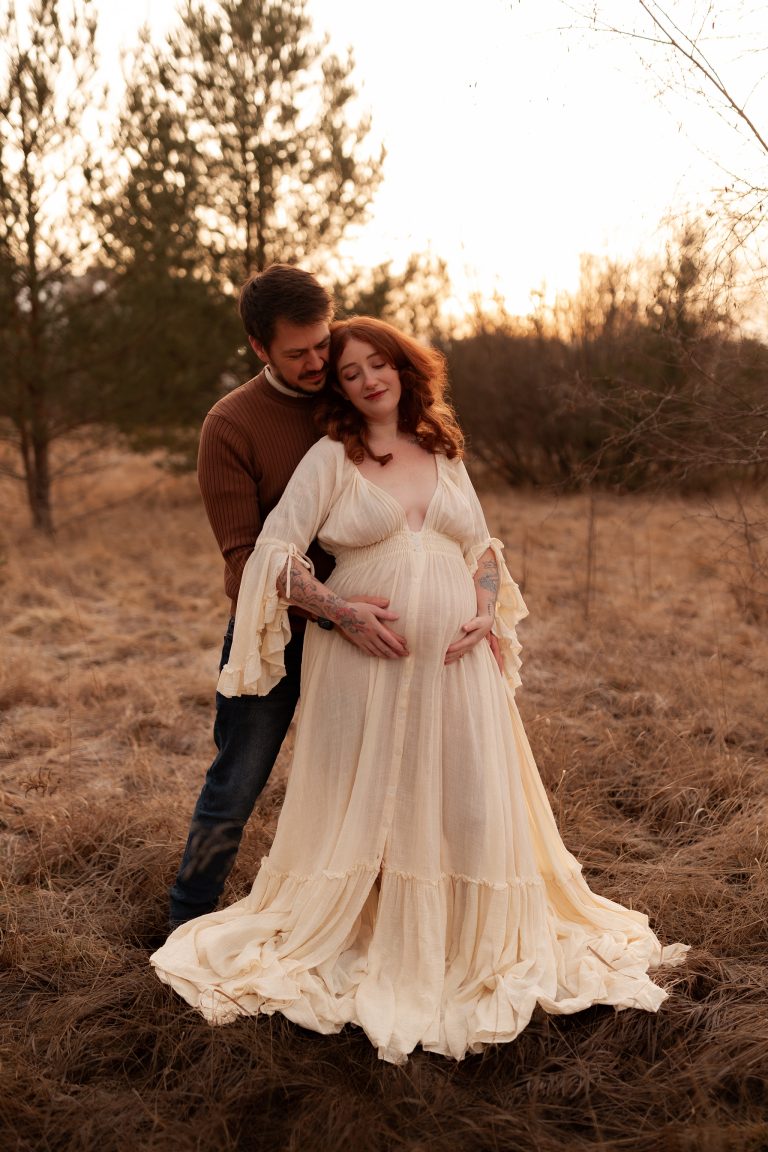 Mast qizni sikish Intiluvchan qoshiqchi qoshiq kuylaydi va Internetda jinsiy aloqa videolari bor.