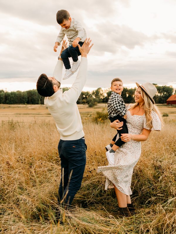 outdoor summer family photo shoot during golden hour