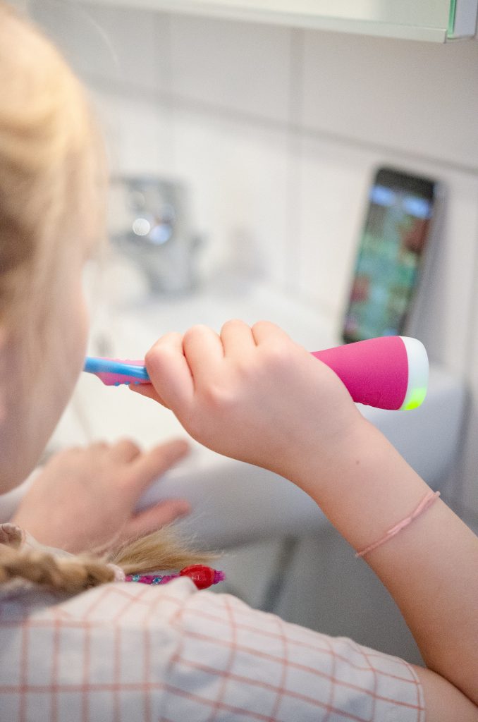 Zähne putzen mit Kindern - easy peasy mit Playbrush