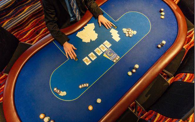 Learn poker with Texas Hold’em