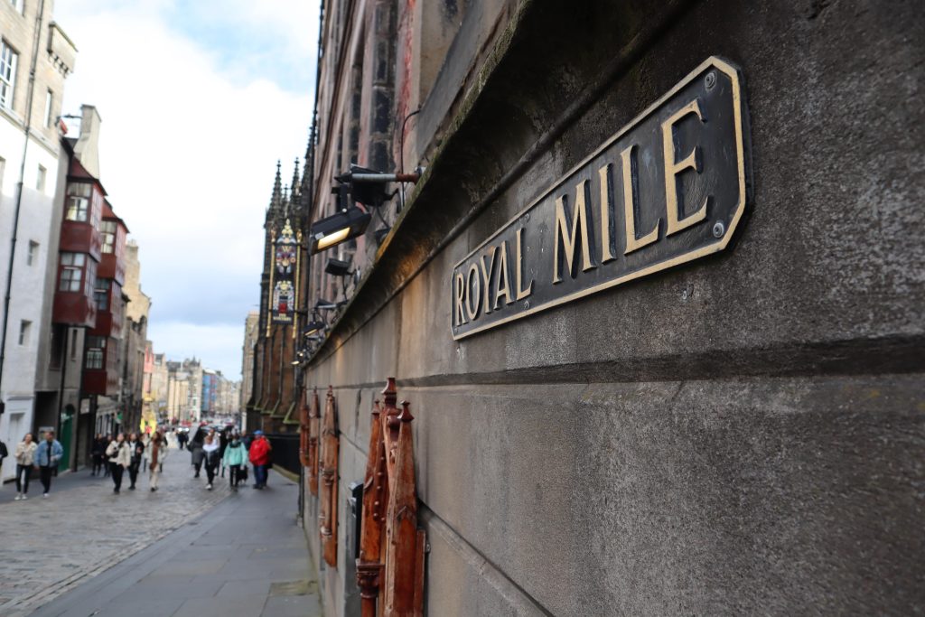 One of the cheap things to do within Edinburgh is to wander down the Royal Mile. If you're lucky you may get to watch a lot of street performers.