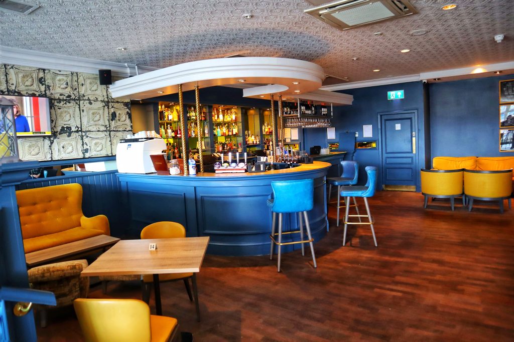 One of our favourite parts about the Mercure is the bar because it is so cosy and modern.