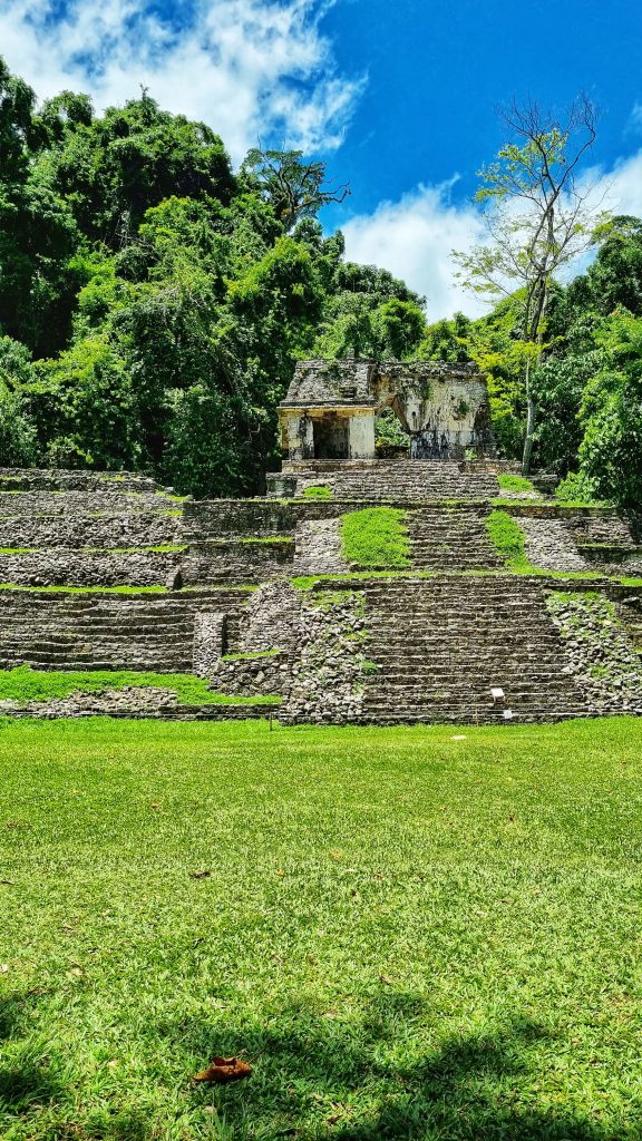 Mayan ruins is something that you will see a lot of whilst you're travelling in Mexico. This ultimate guide will give you plenty of recommendations to make the most of Palenque.