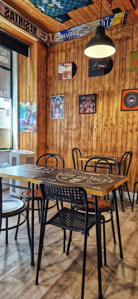 One of our favourite spots to eat was a pizza bar we found called Estacao Bica.