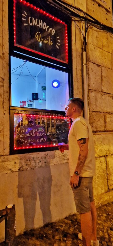 This 'hole in the wall' place we found served hot dogs and a beer for just 5 euros. Cachorro Quente was a great find before heading out for a few drinks and a cheap eat too.