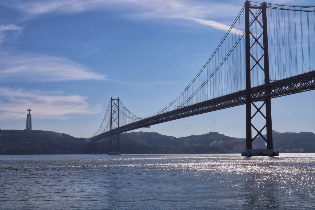 Ponte 25 de Abril is a stunning bridge in Lisbon which vastly resembles the bridge in San Francisco