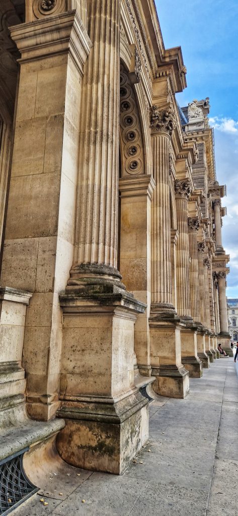 One of the things we love the most in Paris is the beautiful architecture.