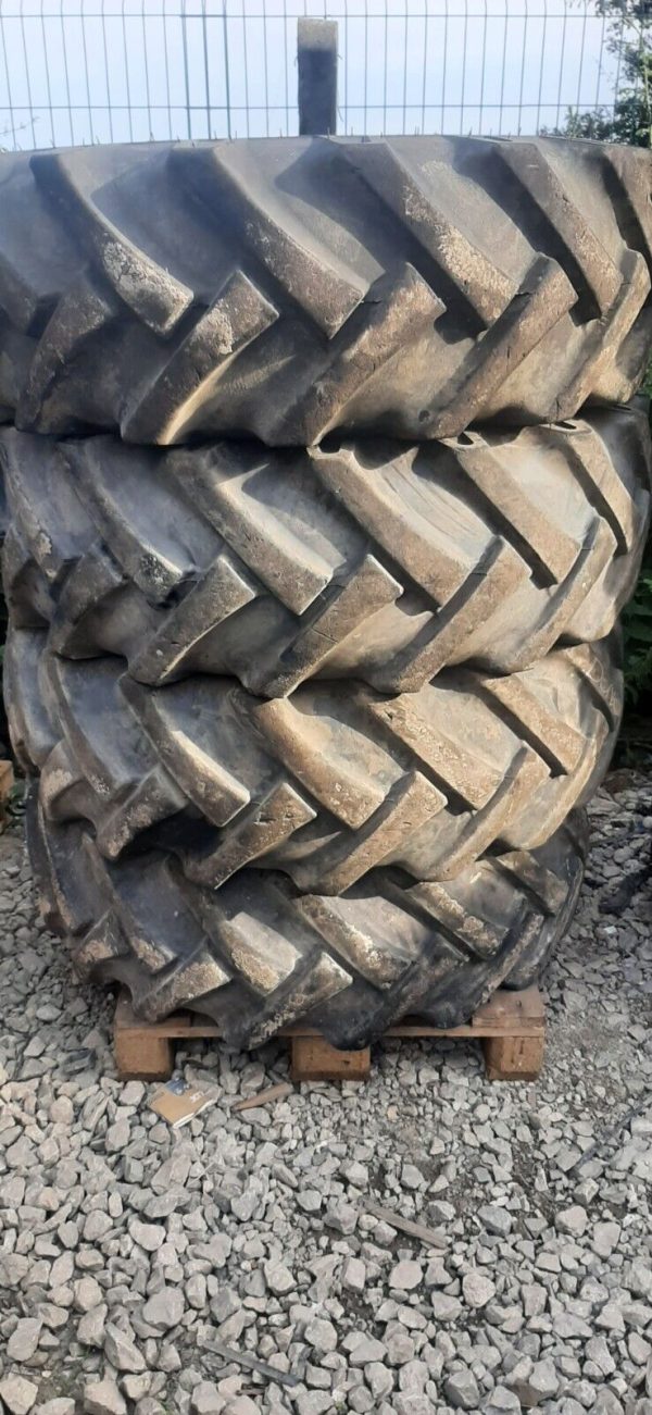 4 x BKT 15.5 80 24 tyres - Tractor Tyre - 50% tread remaining