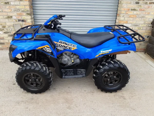 Kawasaki Brute Force 750 4x4 farm quad