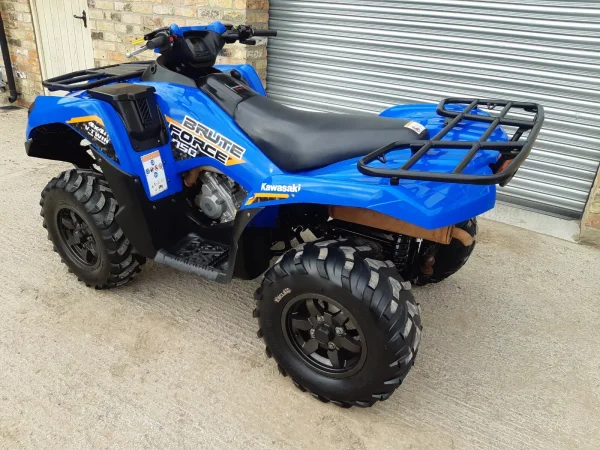 Kawasaki Brute Force 750 4x4 farm quad