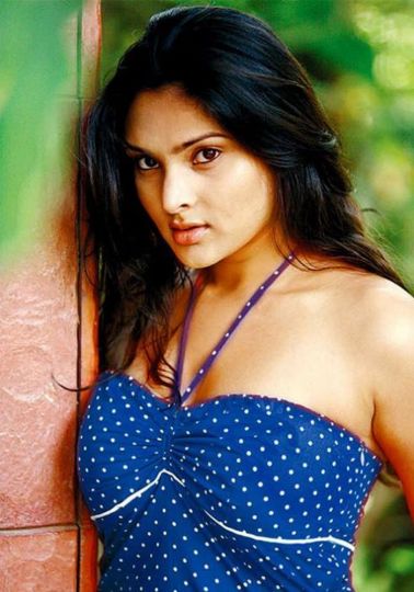 divya spandana hot