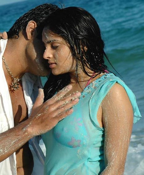 Divya Spandana hot photo navel in beach